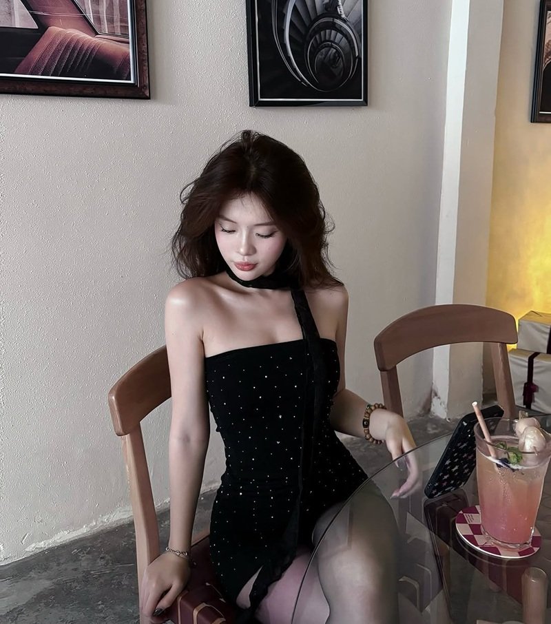 gái xinh mặc váy ngắn 33