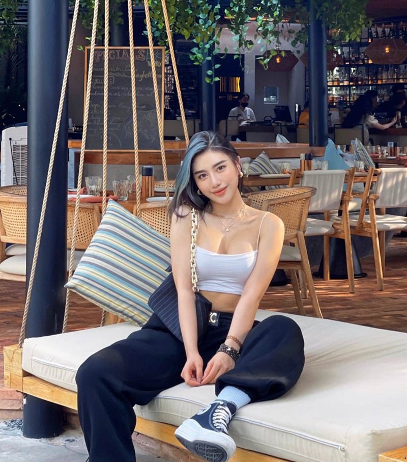 gái xinh nóng bỏng​​ 27