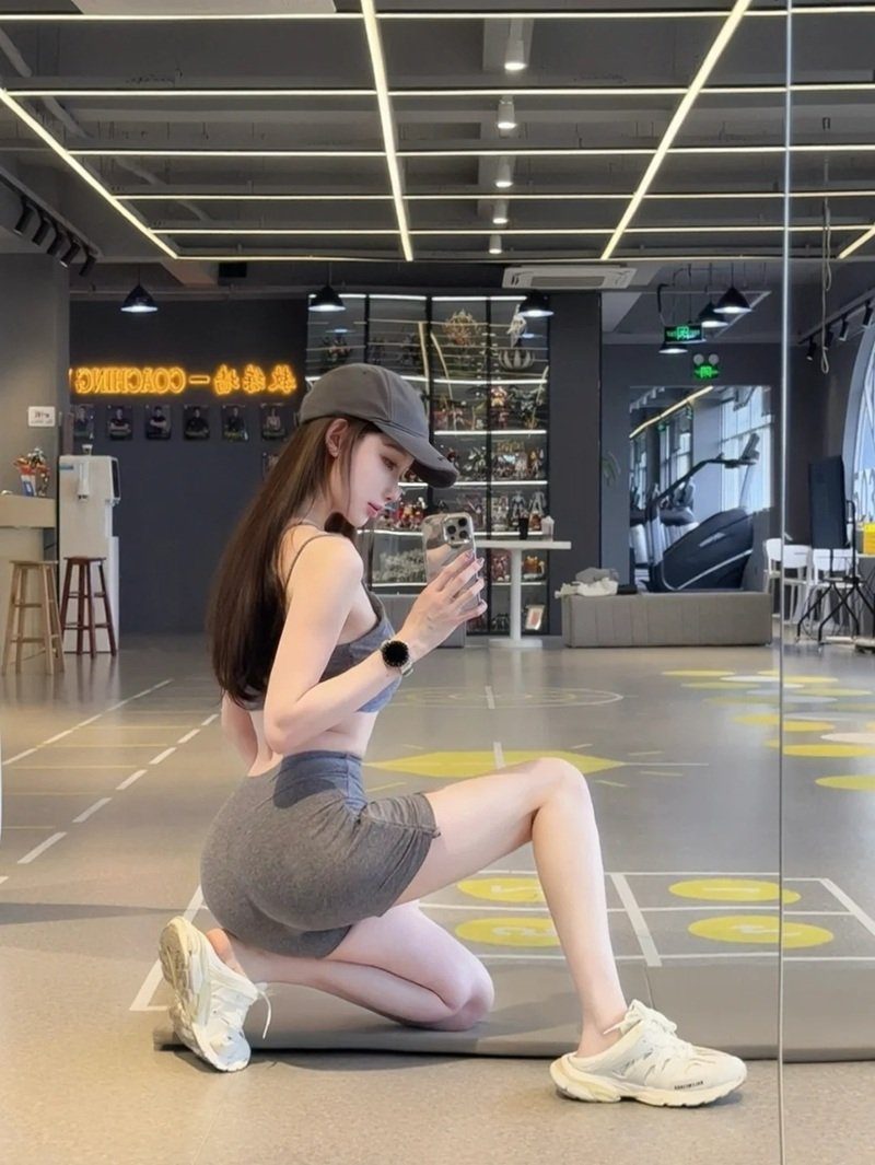 gái xinh tập gym​​​ 23