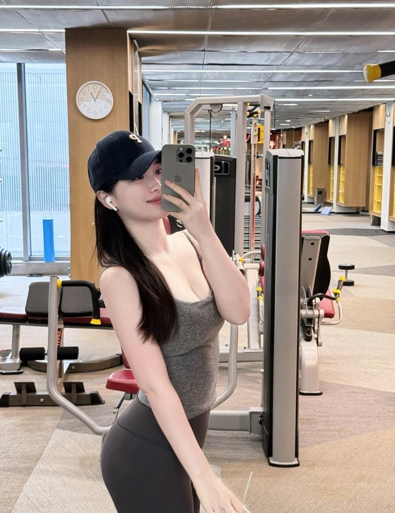 gái xinh tập gym​​​ 3