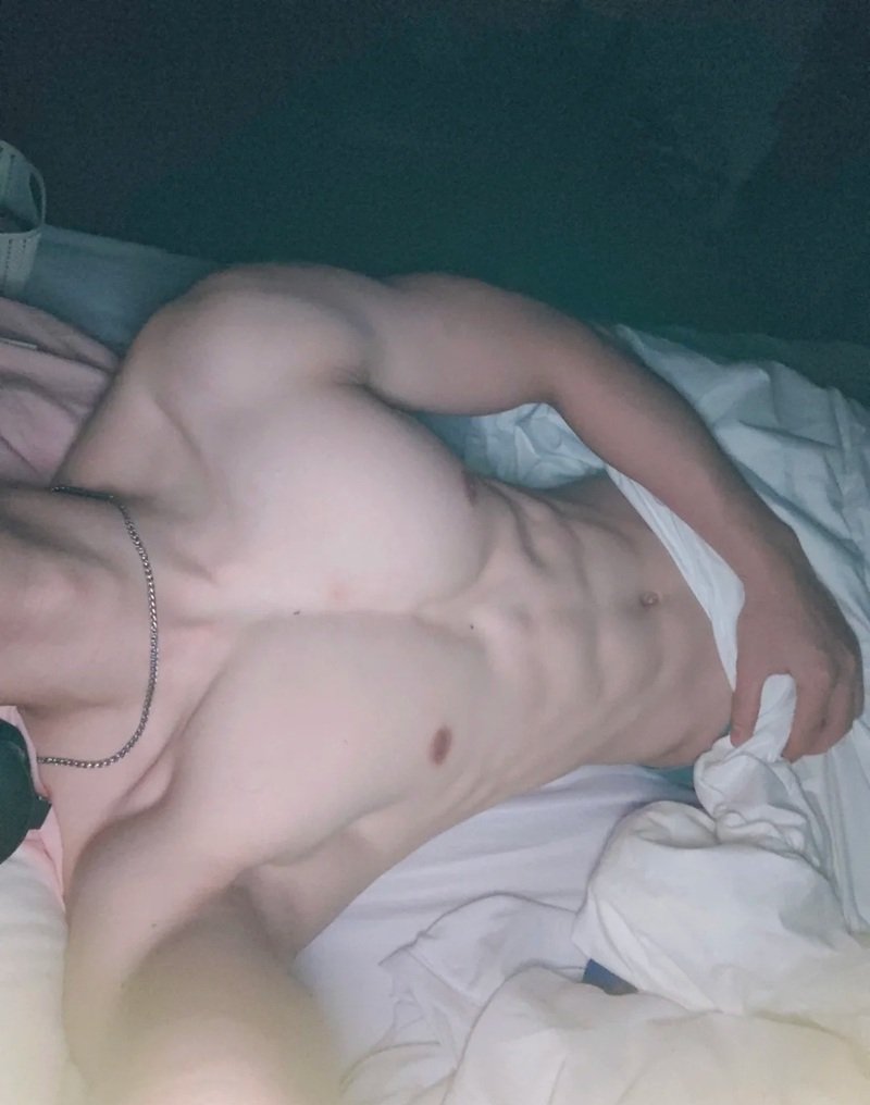 hình ảnh 6 múi che mặt