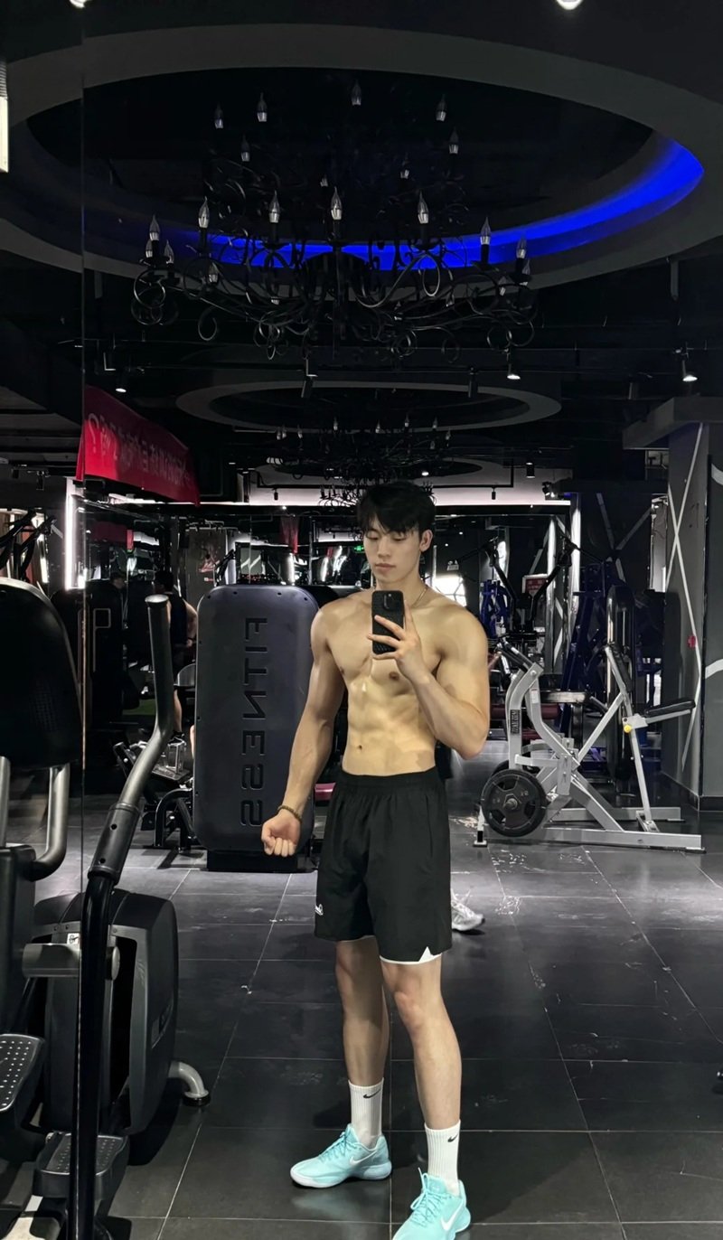 trai đẹp 6 múi 11