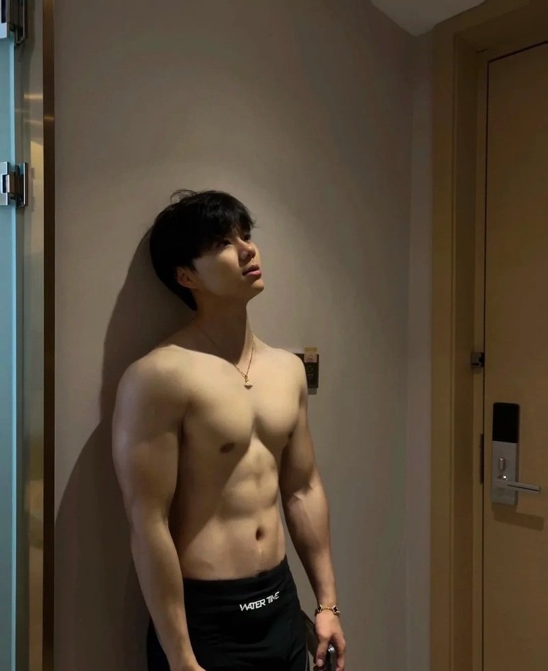 trai đẹp 6 múi 4