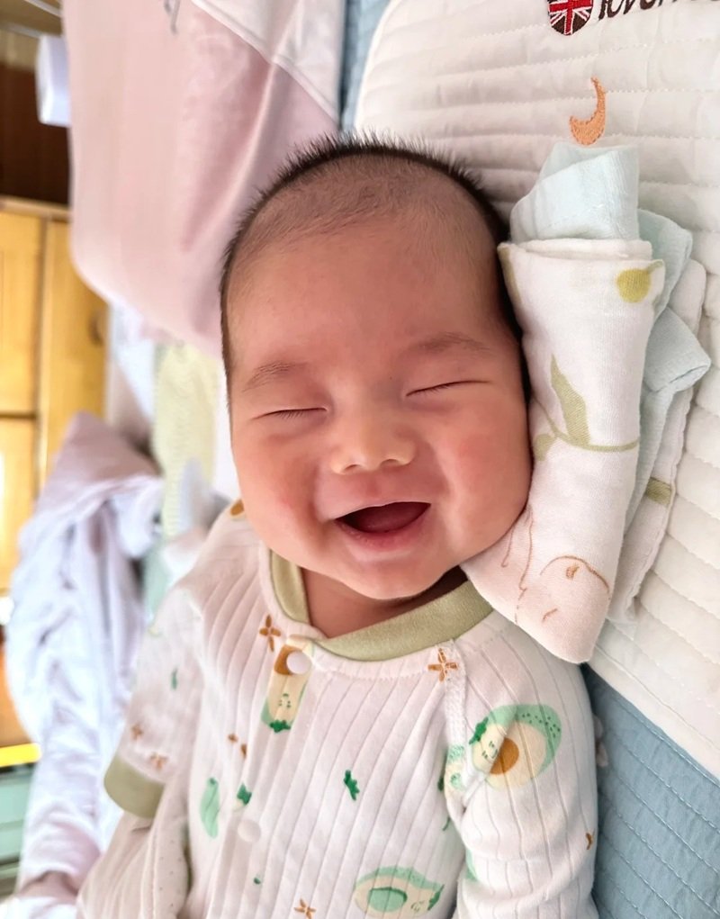 ảnh em bé cute 10