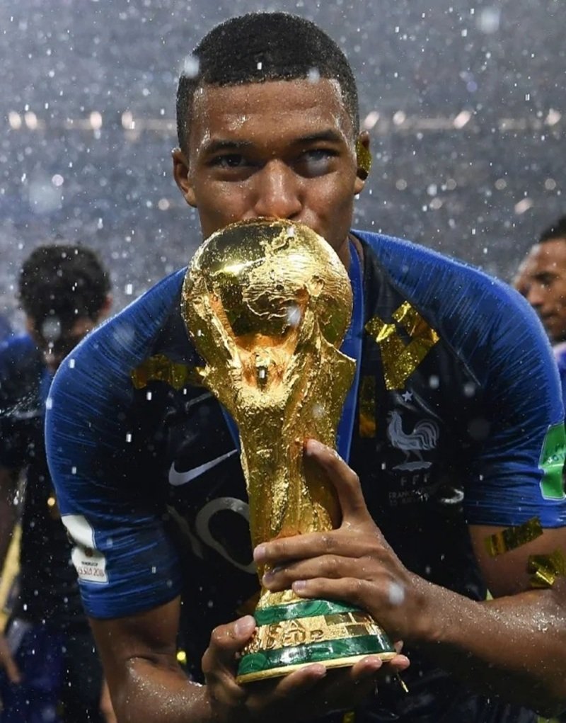 ảnh mbappe đẹp nhất 26