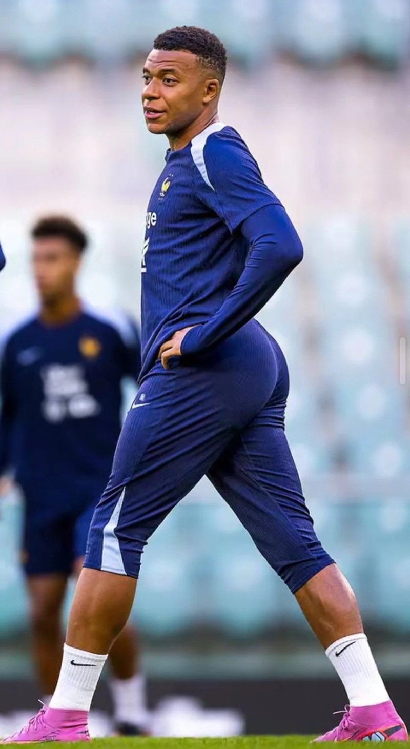 ảnh mbappe đẹp nhất 6