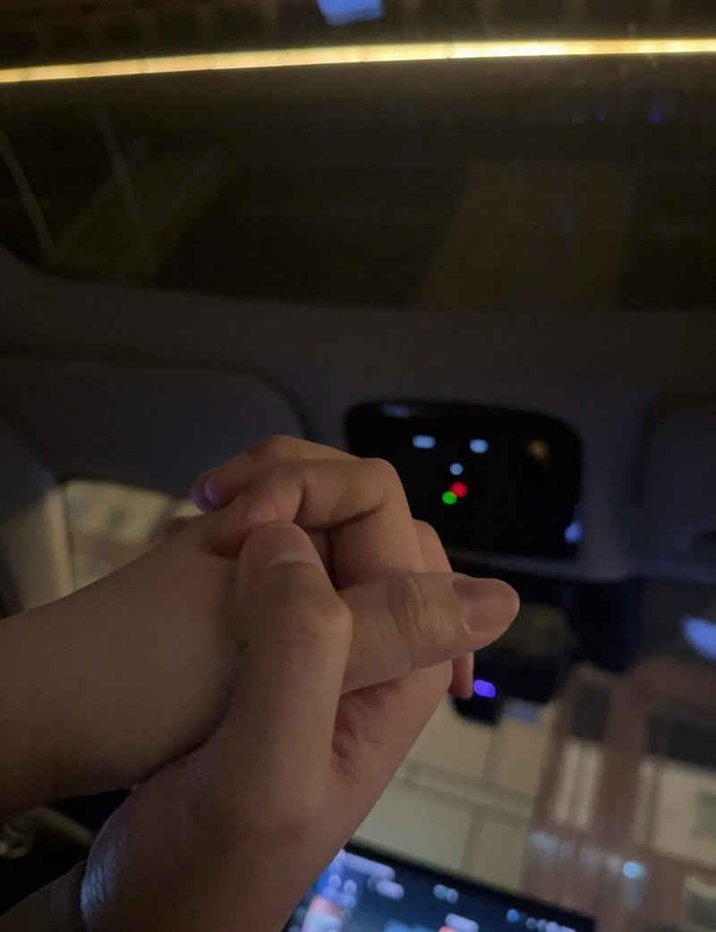 ảnh nắm tay người yêu 20