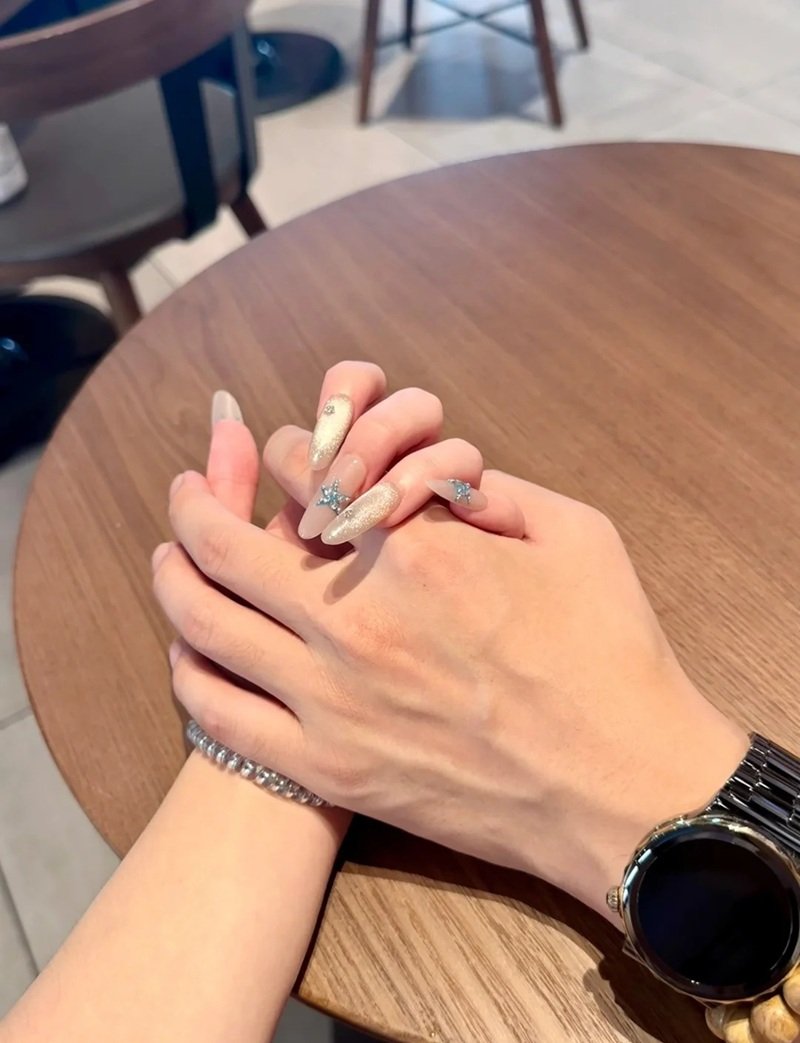 ảnh nắm tay người yêu 3