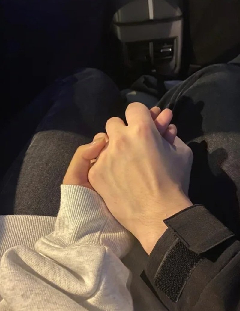 ảnh nắm tay người yêu 30