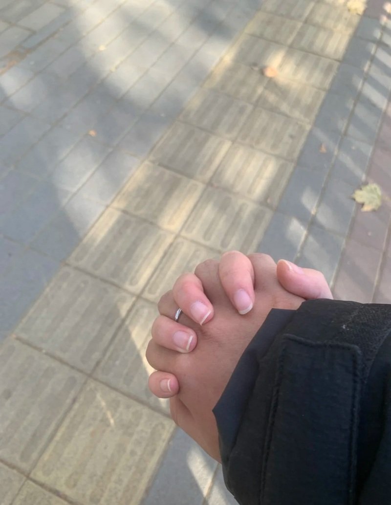 ảnh nắm tay người yêu 34