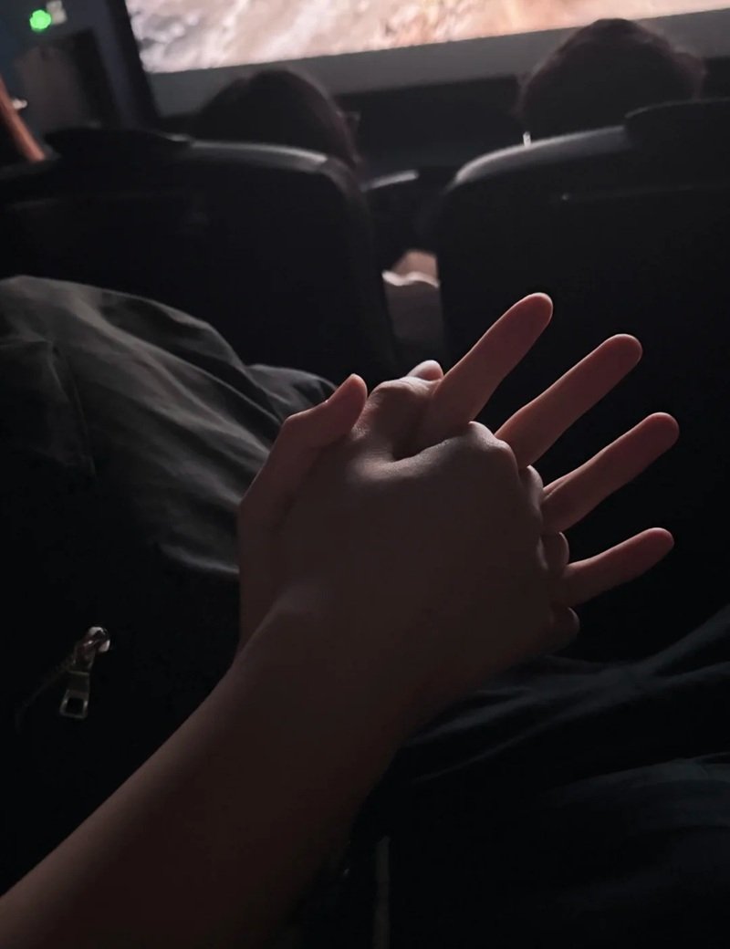 ảnh nắm tay người yêu 35