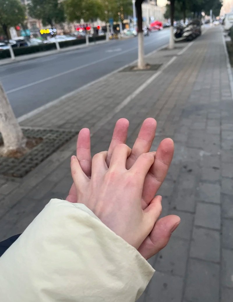 ảnh nắm tay người yêu 36