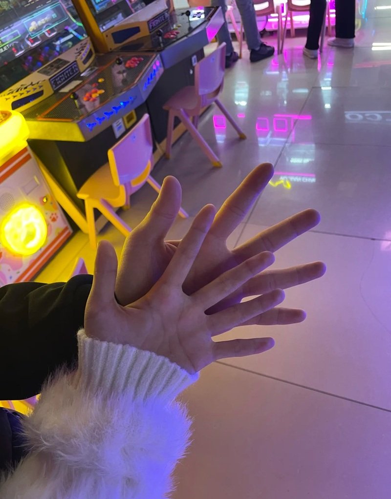 ảnh nắm tay người yêu 5