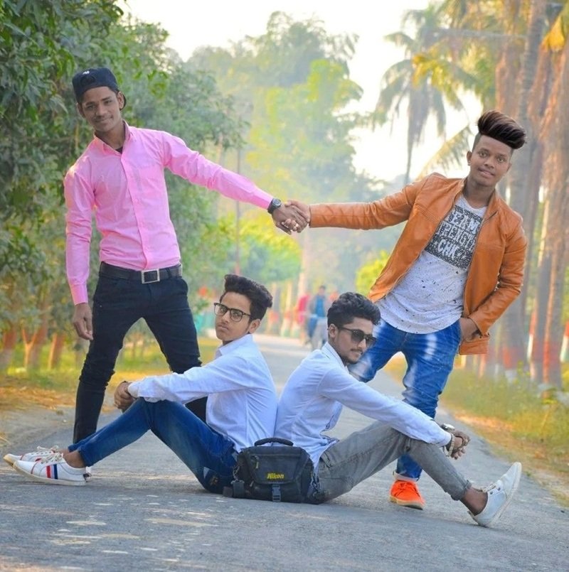 ảnh nhóm 4 người 11