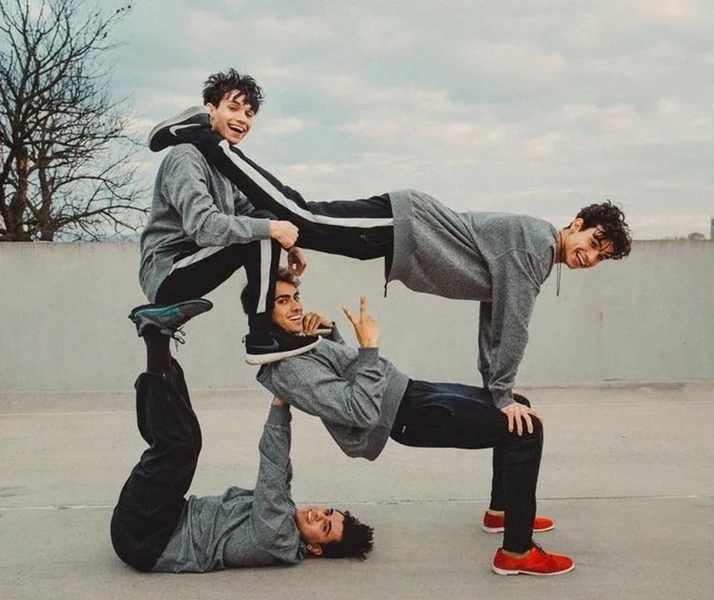 ảnh nhóm 4 người 12