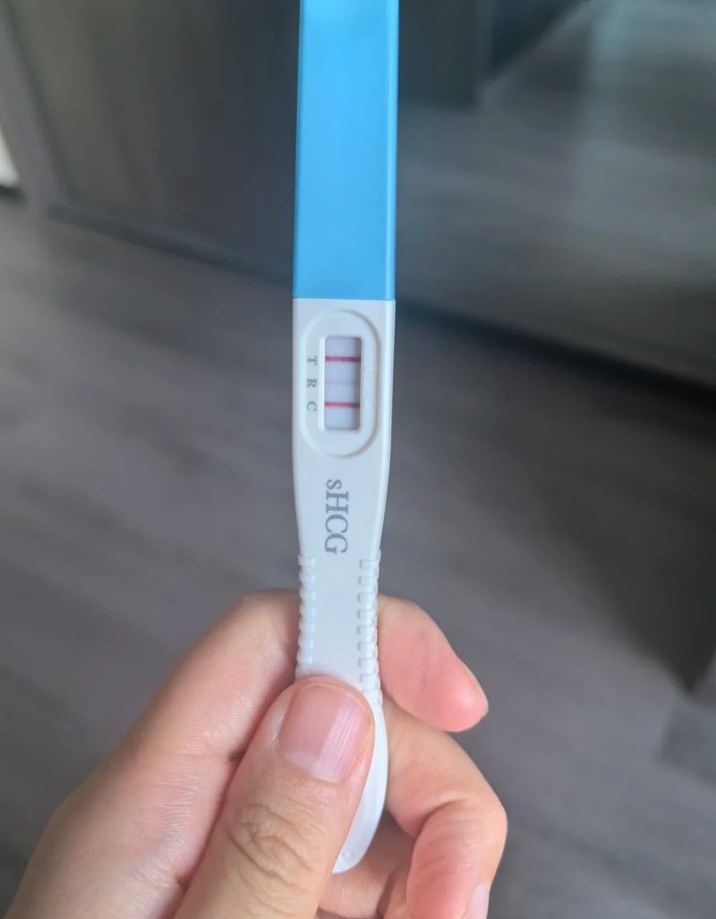 ảnh que thử thai 2 vạch 26