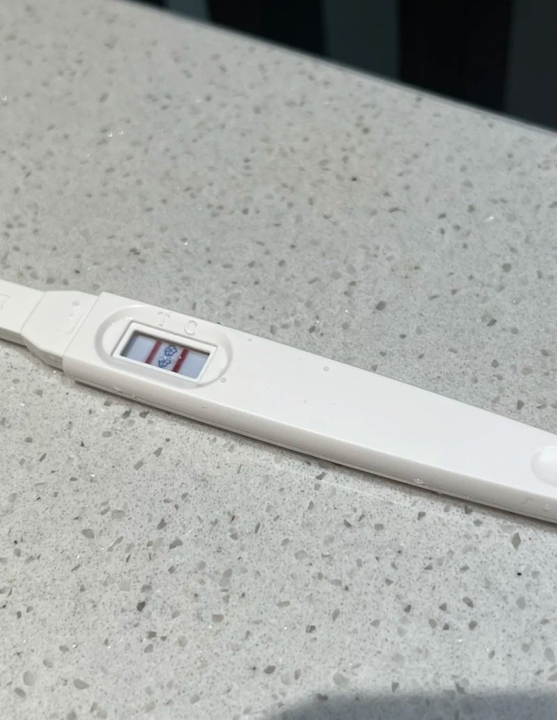 ảnh que thử thai 2 vạch 28