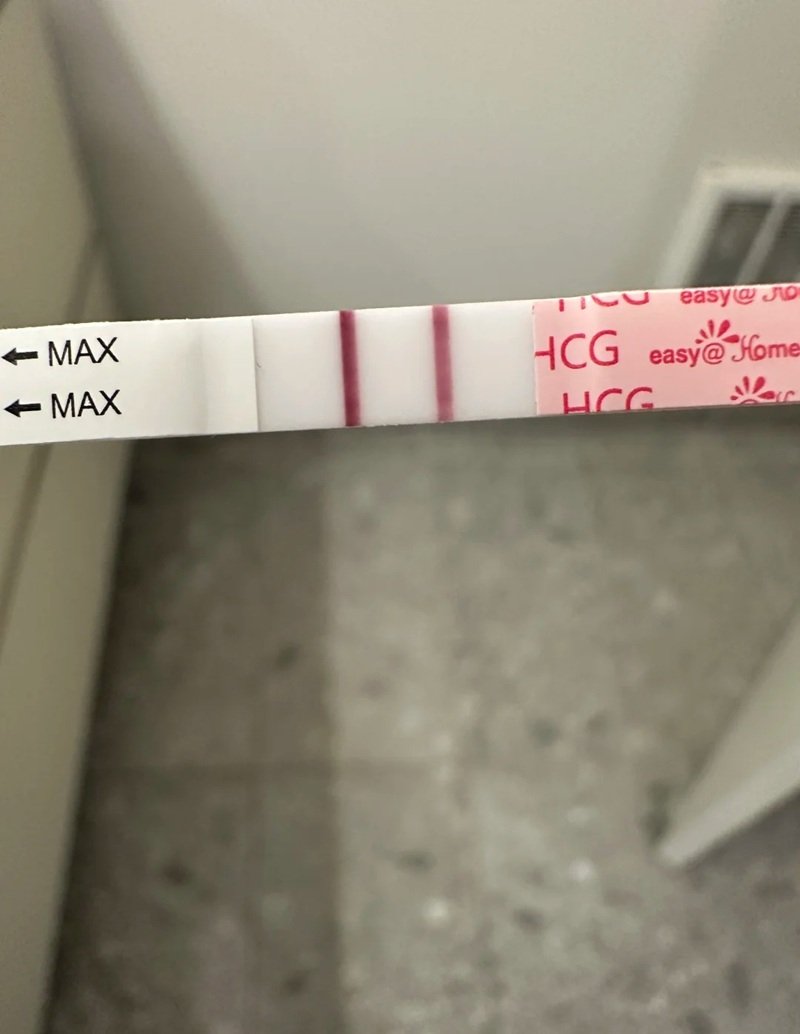 ảnh que thử thai 2 vạch 40