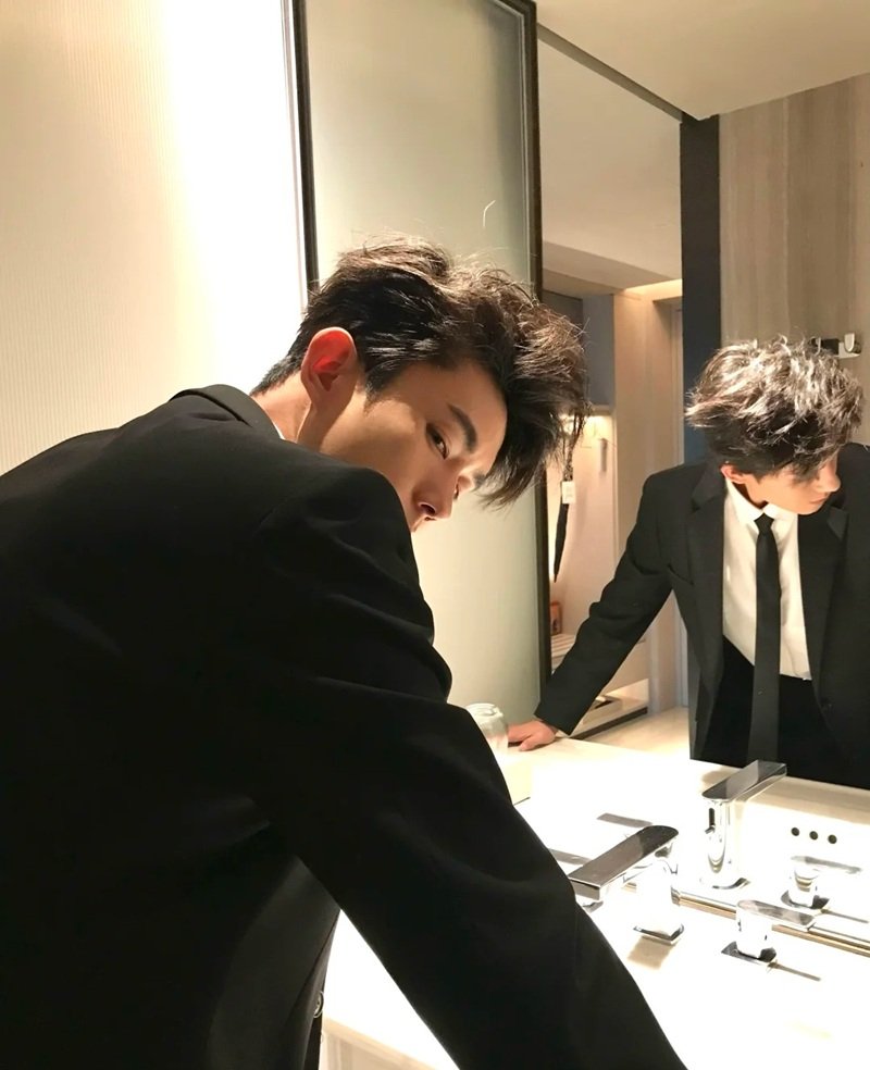 ảnh tổng tài 18