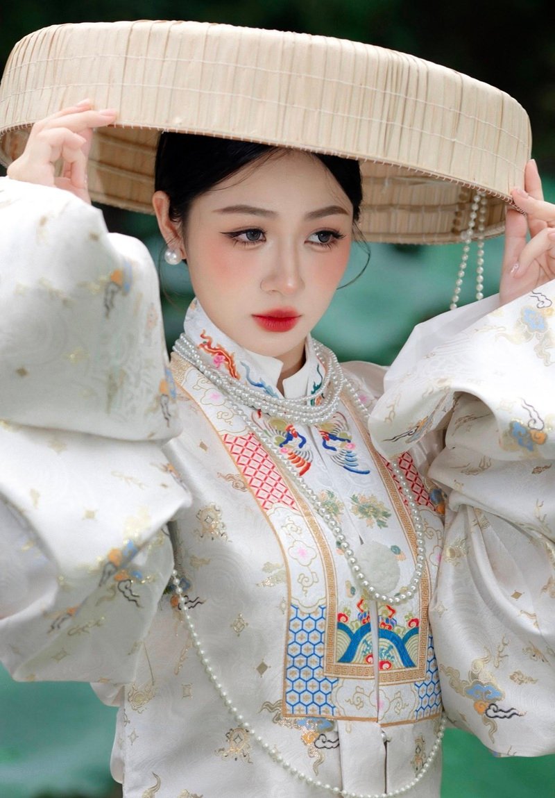 ảnh trần hà linh 29