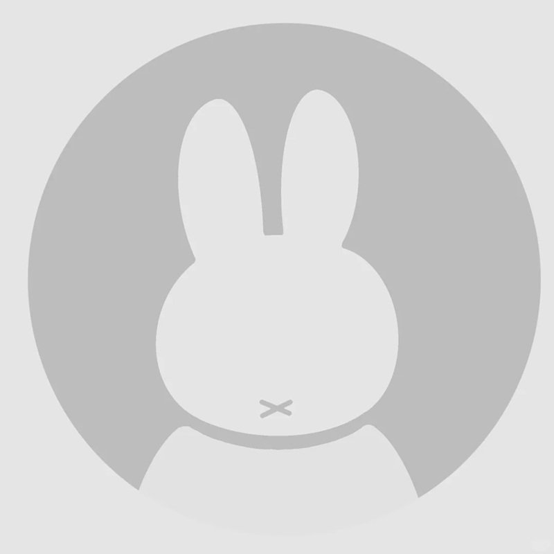 avt mặc định 17