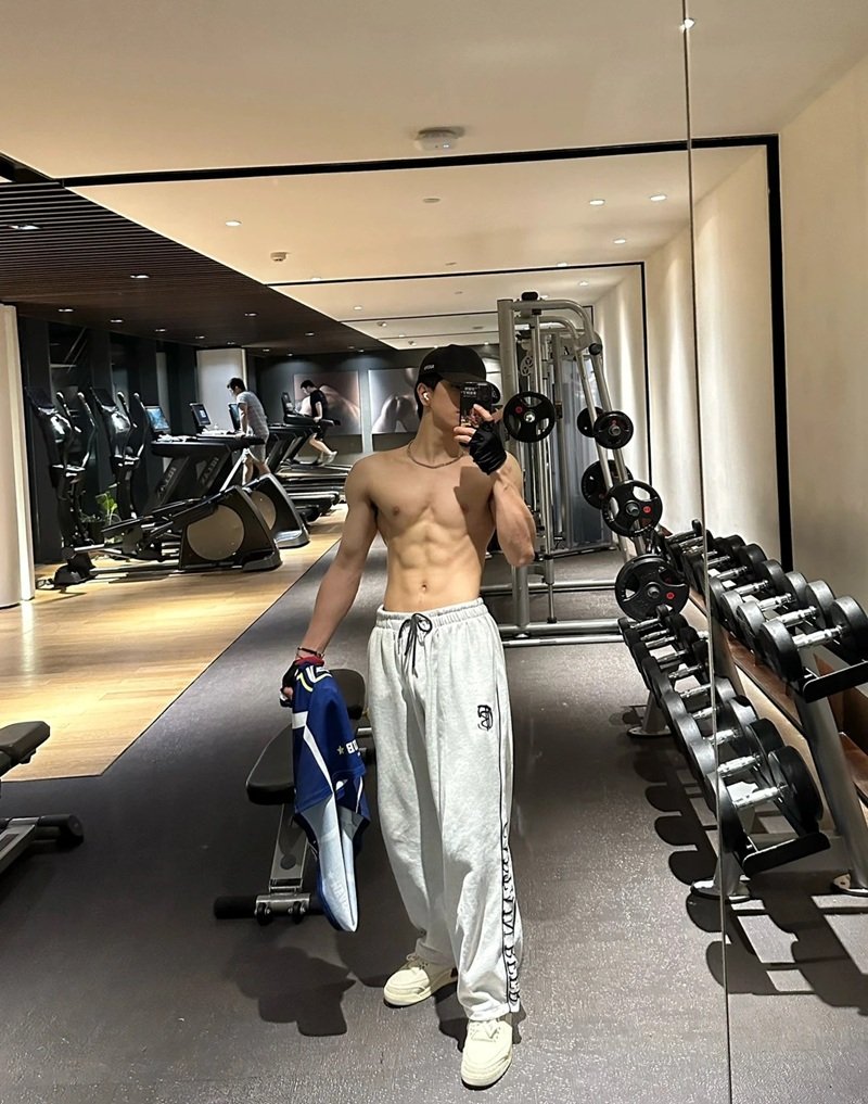 trai đẹp sáu múi 37