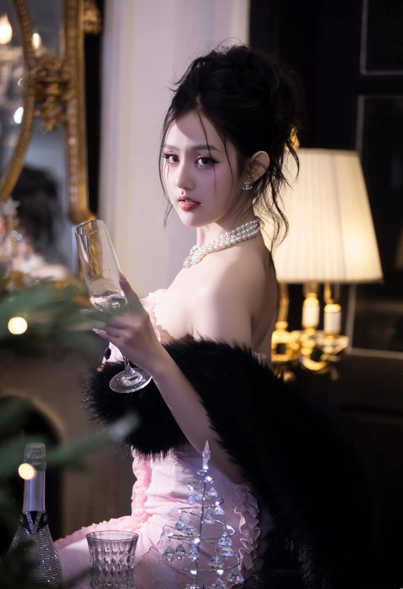 gái xinh khoe ngực​ 37