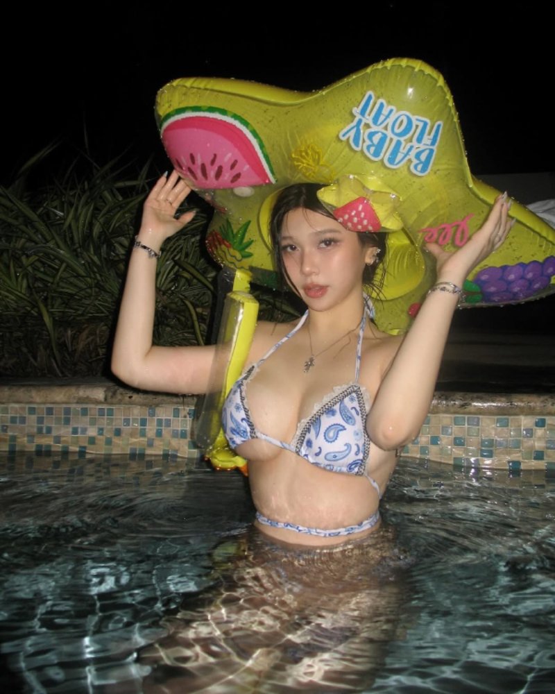 gái xinh mặc bikini 27