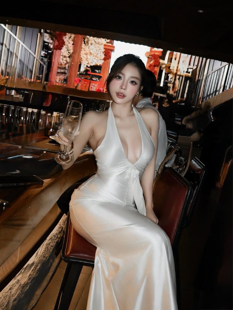 gái xinh mông to 22