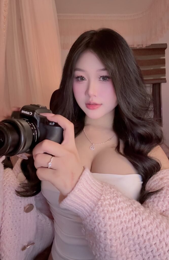 gái xinh ngực to​ 27