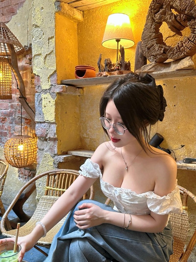 gái xinh vú bự 5