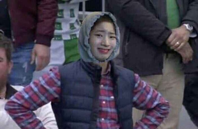 meme chống nạnh 7