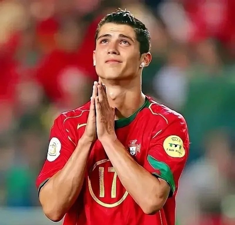Tuyển tập 89+ Ronaldo meme khiến fan bóng đá cười nghiêng ngả