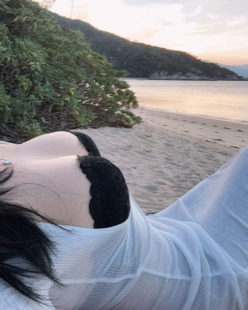 ảnh sexy che mặt​​ 3