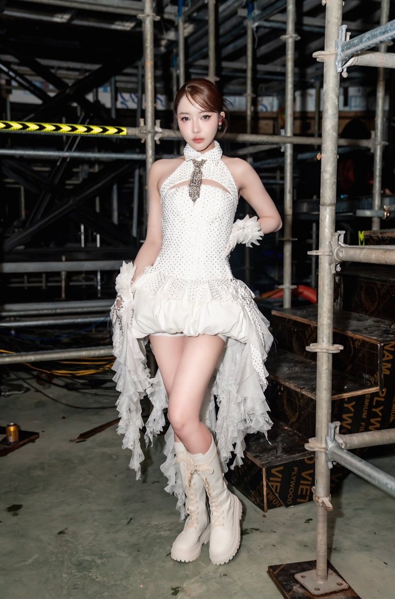 bích phương sexy 23