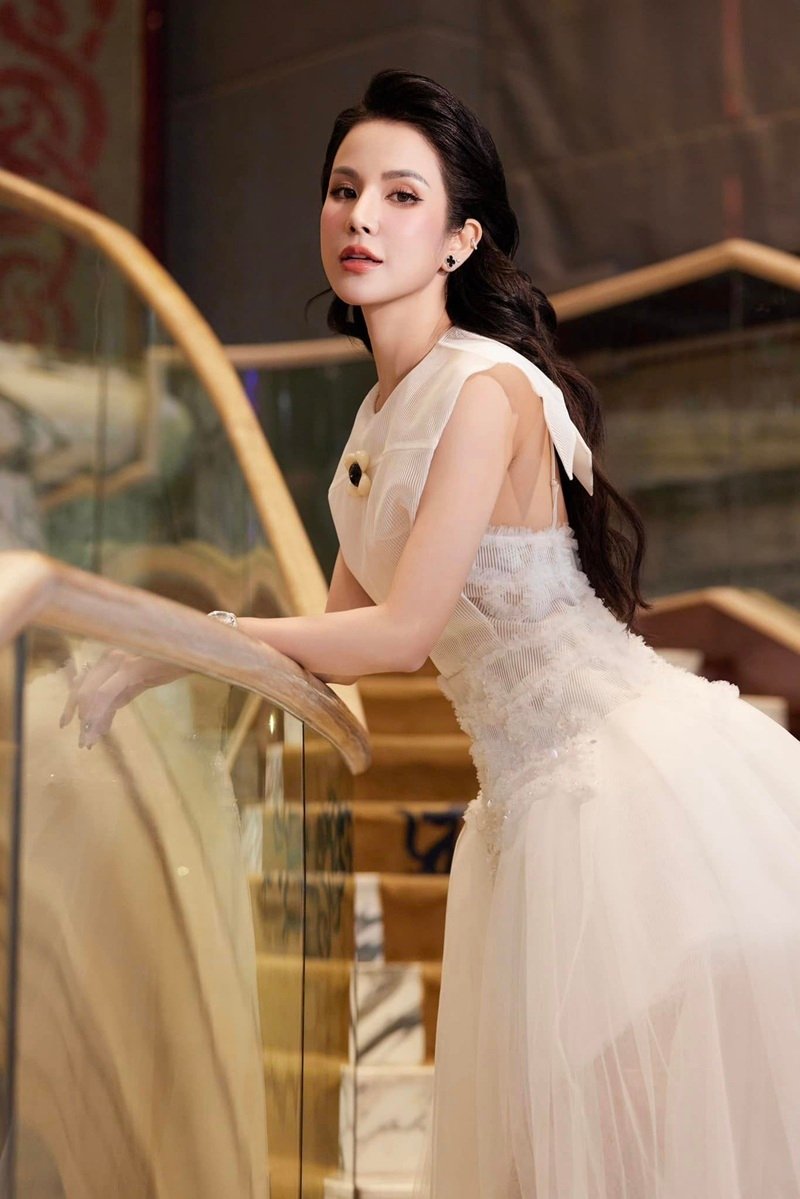 diệp lâm anh sexy​ 1