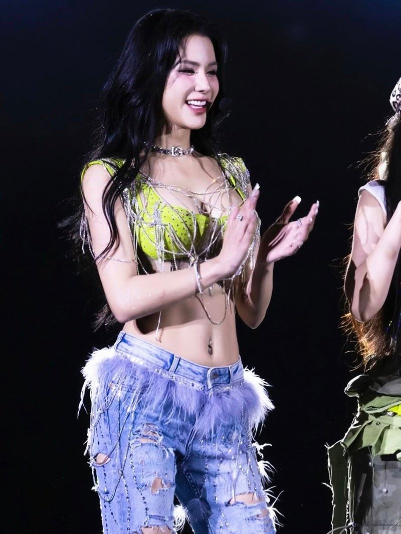 diệp lâm anh sexy​ 10