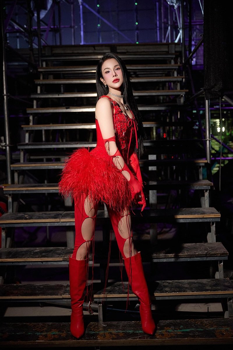 diệp lâm anh sexy​ 2