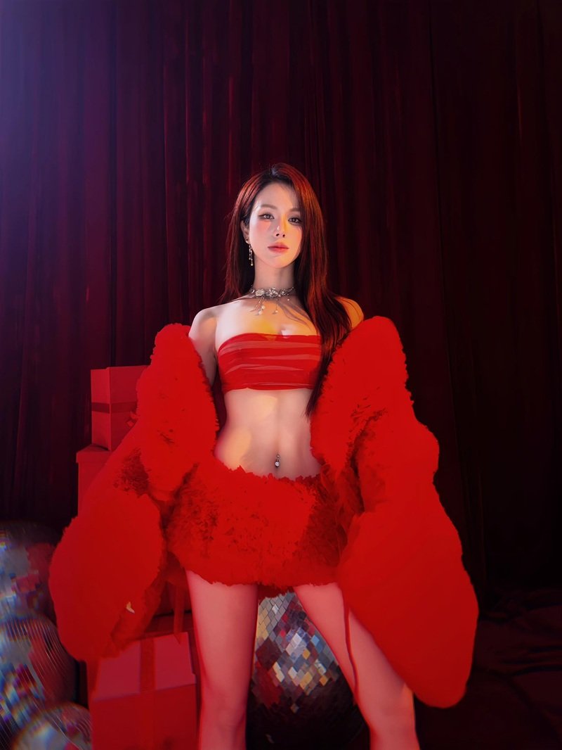 diệp lâm anh sexy​ 27