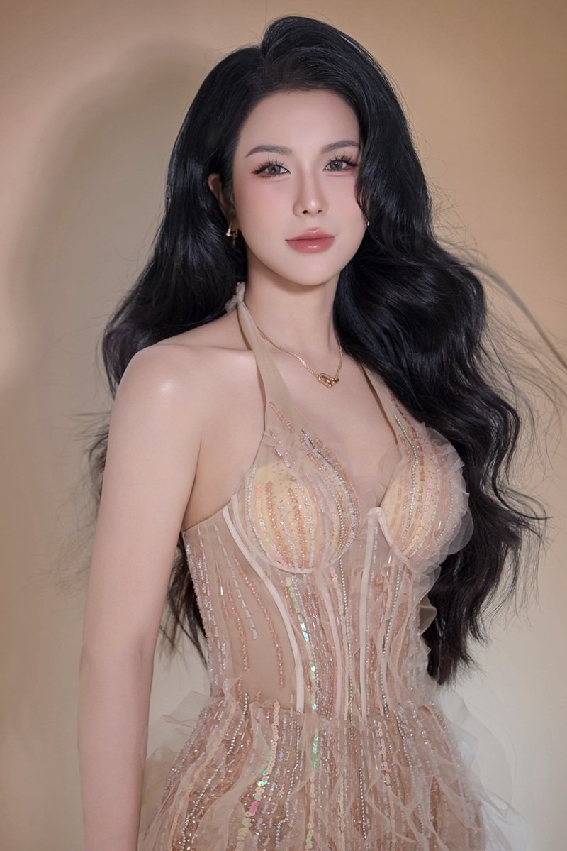 diệp lâm anh sexy​ 28