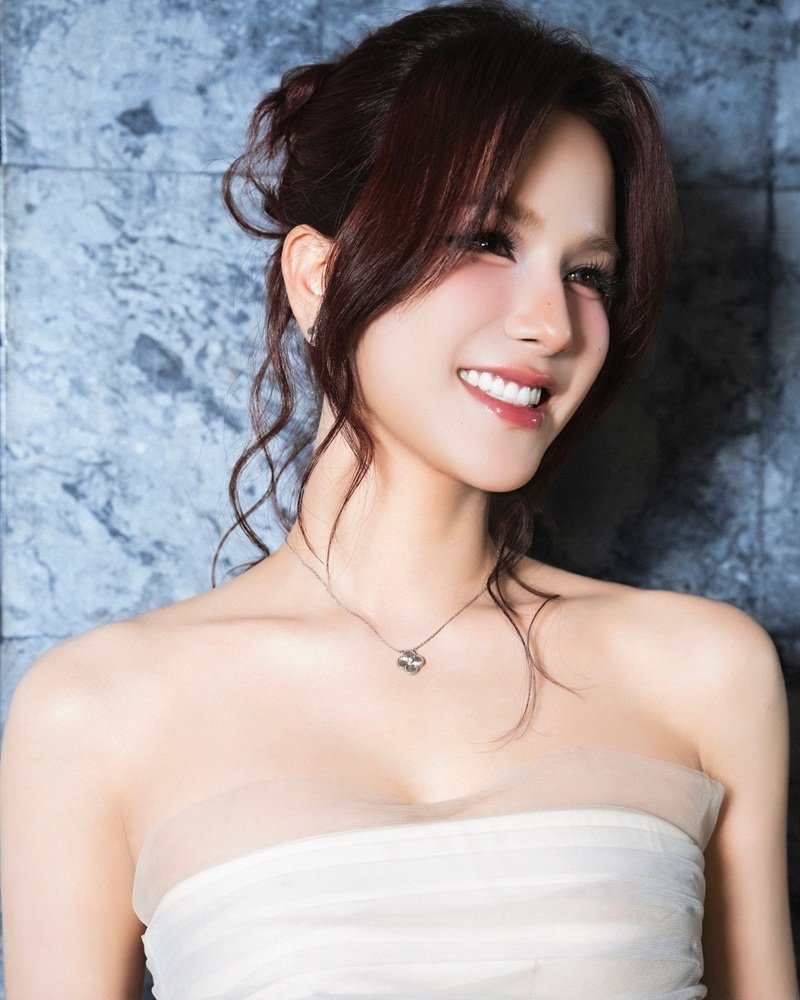 diệp lâm anh sexy​ 36