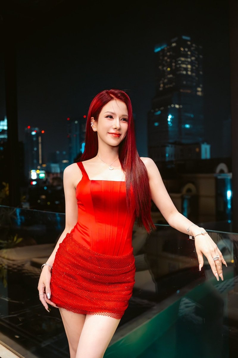 diệp lâm anh sexy​ 38