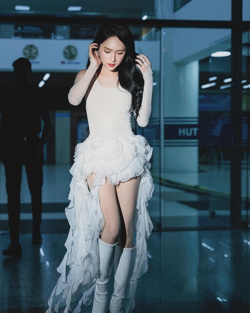 hương giang sexy​​ 19