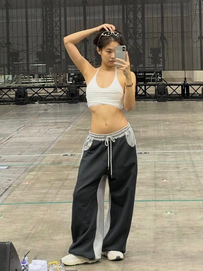 jennie sexy​​ 17