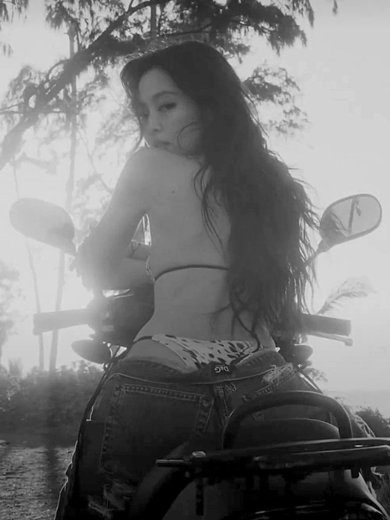 jennie sexy​​ 36