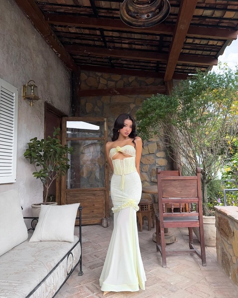 lê thị khánh huyền sexy 13
