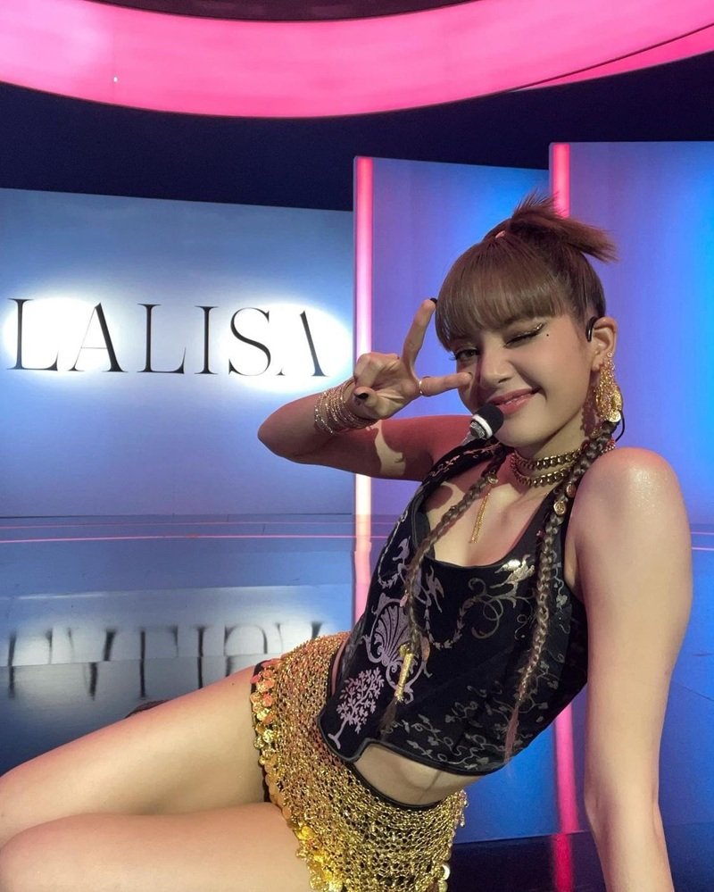 lisa sexy 6