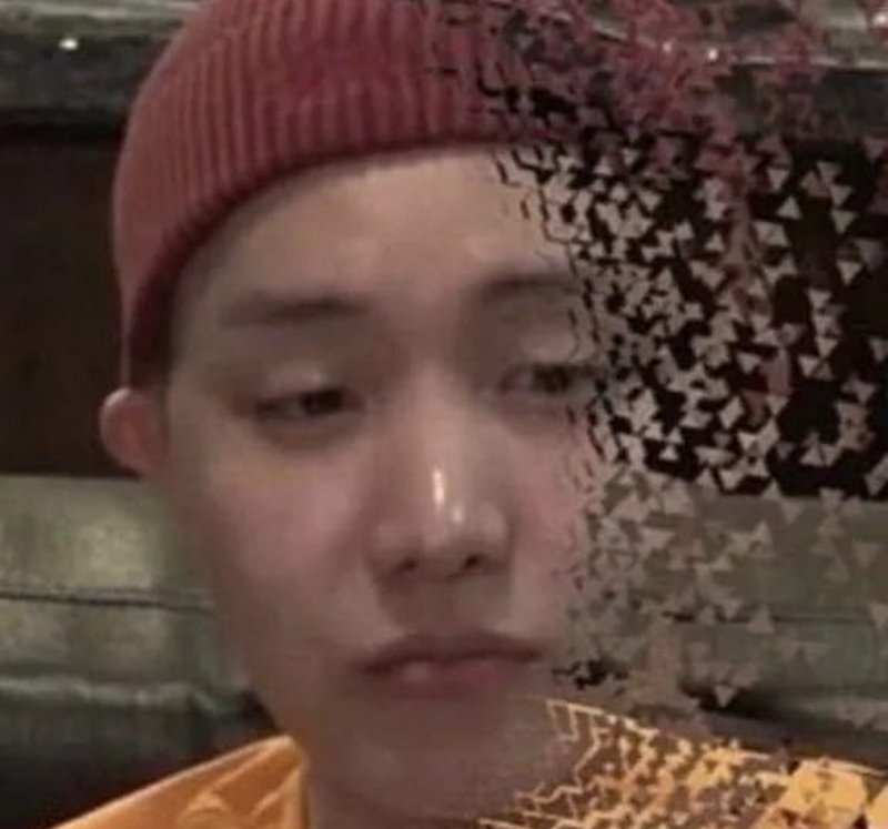 Biểu cảm lạ trong meme biến mất khiến ai cũng cười
