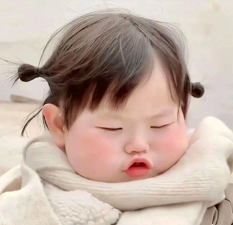 meme em bé biểu cảm đáng yêu cực hài hước