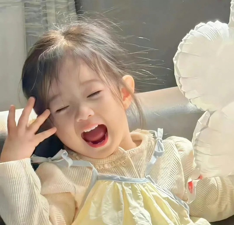 meme em bé khiến người xem bật cười thích thú